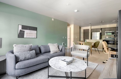 Overlake Apartment | Unbelievable Redmond 2BR w/BBQ & Gym, nr Tech Hub, by Blueground