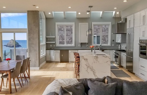 Oceanside House | Unbelievable, unobstructed ocean views, sleeps 10!