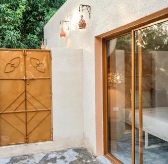 Al Hamra Apartment | Under The Tree