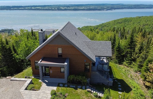 Saint-Joseph-de-la-Rive Ski Chalet | Une vue à Couper le Souffle - La Panoramique
