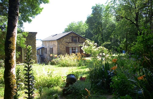 Saint-Pierre-de-Trivisy Cottage | Unforgettable for children: wide open spaces, animals to cuddle, games, wifi