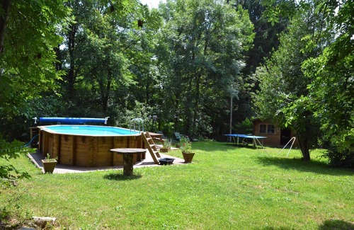 Saint-Pierre-de-Trivisy Cottage | Unforgettable for children: wide open spaces, animals to cuddle, games, wifi
