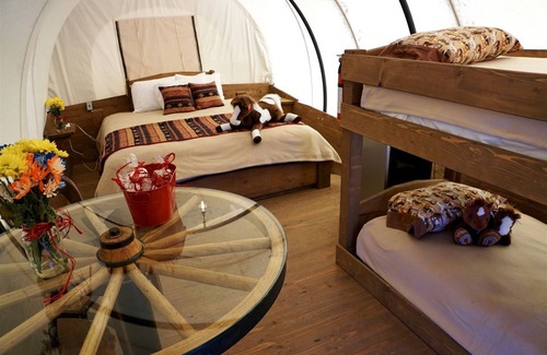 South Oklahoma City House | Unforgettable Glamping Getaways in this Covered Wagon in Moore, Oklahoma