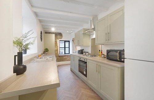 Bowes House | Unicorn House Hot Tub Near Barnard Castle