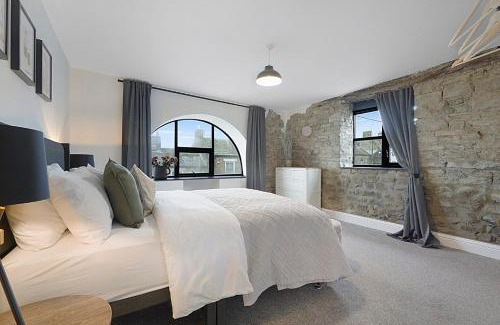 Bowes House | Unicorn House Hot Tub Near Barnard Castle