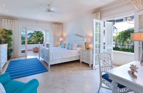 Schooner Bay Apartment | Uninterrupted Beachfront Views - Schooner Bay 207 (2 bed)