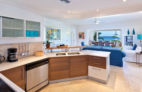 Schooner Bay Apartment | Uninterrupted Beachfront Views - Schooner Bay 207 (2 bed)