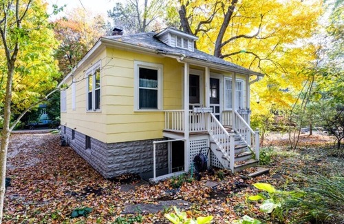 New Buffalo House | Union Pier Charmer Close To Association Beach and Downtown!