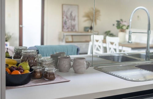 Upper Sturt Apartment | Unique 2-storey guesthouse, nestled in the hills