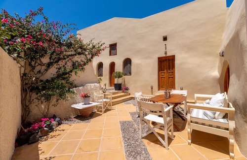 Episkopi Gonias Villa | Unique 300-year-old restored Villa