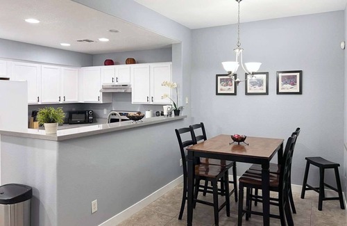 Alegre Community House | Unique! 3br Townhouse with Community Pool
