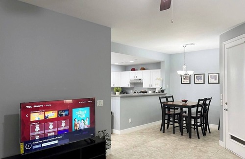 Alegre Community House | Unique! 3br Townhouse with Community Pool