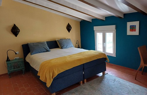 Ontinyent Bed & Breakfast | Unique B&B in Ontinyent - Surrounded by mountains and nature.