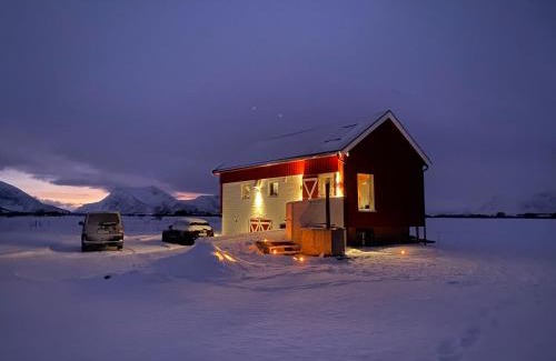 Ytre Vinje Villa | Unique Barnhouse in Amazing Gimsøy in Lofoten