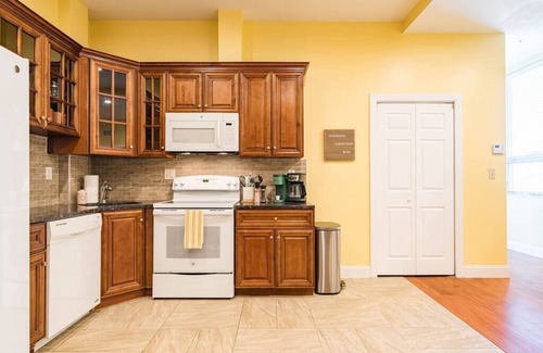 Center City East Apartment | Unique | Chinatown | Bunkbeds | Hosted By StayRafa