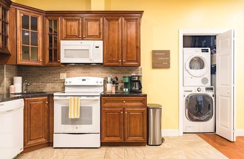 Center City East Apartment | Unique | Chinatown | Bunkbeds | Hosted By StayRafa