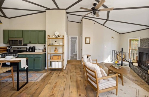 Athens House | Unique Circle House: Hot Tub, Lake & Pool Access