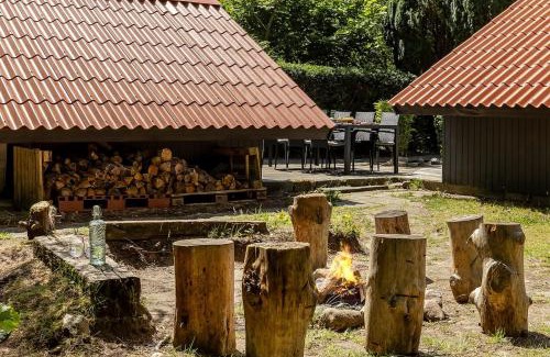 Ansager House | Unique forest cabin by lake near Legoland, ForestCabinDK