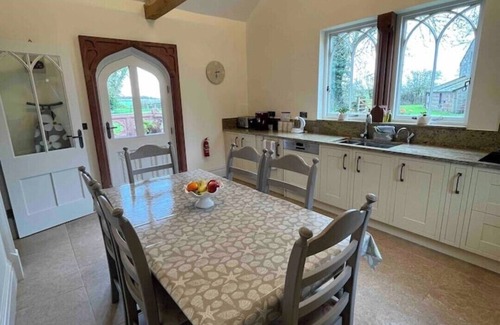 Brimstage Cottage | Unique, Picturesque Cottage: Peaceful Location full of Wildlife - 1 bedroom rate