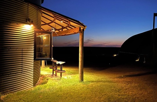 Stanton County House | UNIQUE Grainbin Ranch Stay