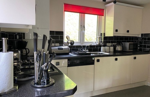 Looe Cottage | Unique hillside cottage, with allocated parking and stunning views.