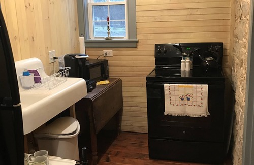 Hagerstown Cottage | Unique Historic Cottage - Springhouse 1803