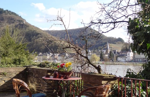 Traben-Trarbach Apartment | unique holiday apartment in a historic Moselle villa on the Moselle promenade