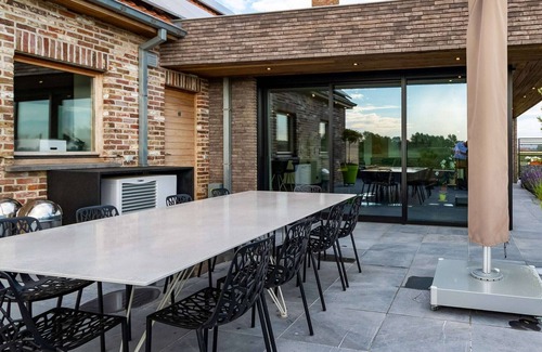Poperinge House | Unique Holiday Home in Haringe