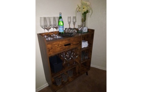 Garland Apartment | Unique loft apartment 20 min from downtown Dallas. Shopping & eating 2 min away.