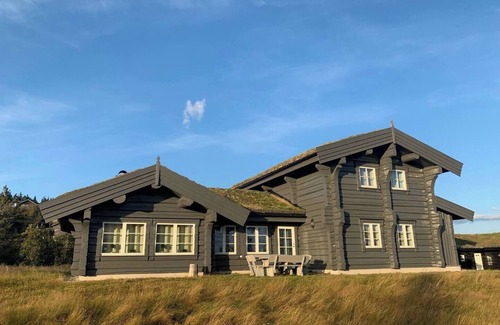 B Cabin | Unique log cabin on Lifjell with sauna, 4 bedrooms, 2 living rooms and 2.5 bathrooms