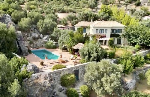 Anidri Villa | Unique, luxurious, staffed villa with cinema and pool overlooking the sea
