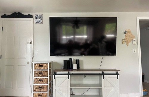 Lyman House | Unique rental with two houses on the lake in charming Lyman with AC, WiFi