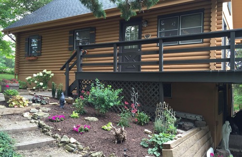 The Galena Territory Cabin | Unique Rustic, upscale, 3 br/2 ba Cabin w/Fireplace, Firepit, Pool Table & Wifi