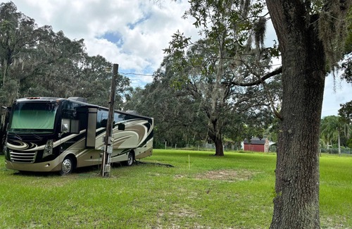 Port Richey House | Unique RV Stay with All the Essentials