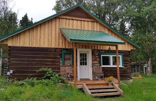 Kasilof Cabin | Unique Secluded Cabin on 3+ acres