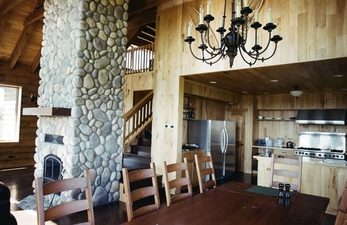 Homer House | Unique sense of place to decompress and rejuvenate. Quiet stunning beauty.