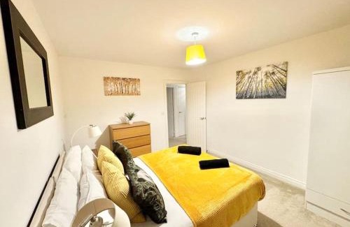 Ashford House | Unique Stays Modern Evergreen House in Ashford!