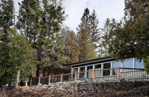 Lion's Head Cottage | Unique stone cottage on Turquoise waters of the Bruce Pennisula