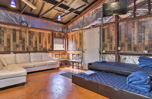 Greater East End Apartment | Unique Studio ~4 Mi to Downtown, Houston TX US - For Commerical Purpose