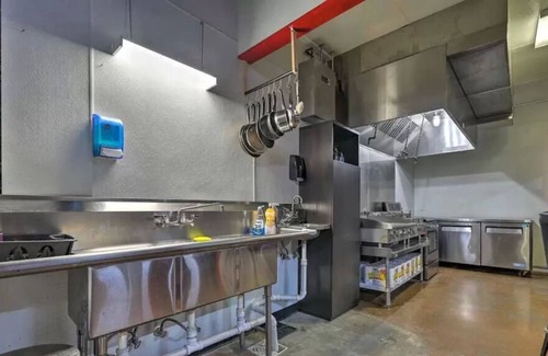 Greater East End Apartment | Unique Studio ~4 Mi to Downtown, Houston TX US - For Commerical Purpose