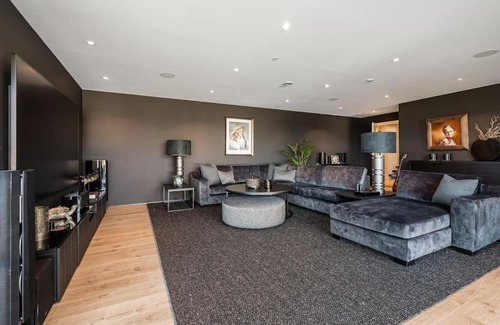 Fjell House | Unique villa by The Norwegian Coast. Private spa