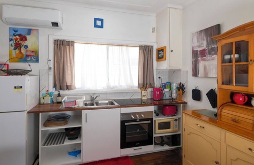 Cronulla Apartment | Unit 1 - A welcoming and cosy unit, near Wanda beach and Cronulla Golf Course