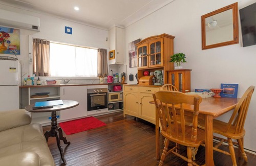 Cronulla Apartment | Unit 1 - A welcoming and cosy unit, near Wanda beach and Cronulla Golf Course
