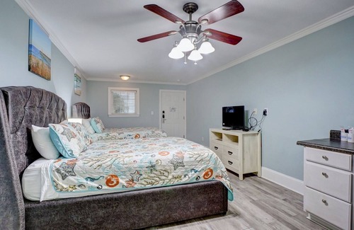 Surf City Hotel | Unit 105D at Tiffany's Motel