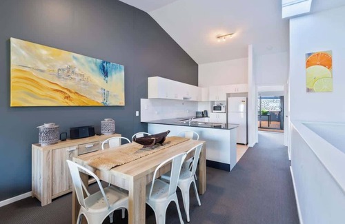 Huskisson Apartment | Unit 3 - Modern 2BR Apartment on Huskisson Main Street By Nautilus Apartments