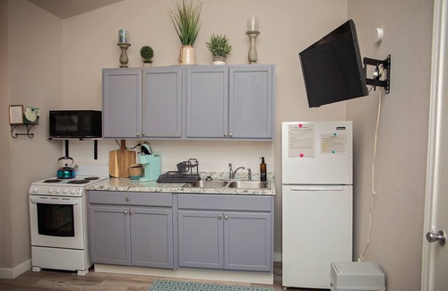 Bacliff Apartment | Unit 4 Welcome to the Red bungalow - Second floor studio
