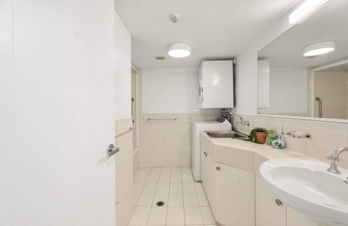 Torquay Apartment | Unit 8 Charlton on the Esplanade