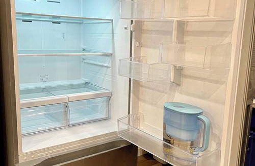 Canoga Park House | Unit A - Near UCLA WH, Kaiser, Dignity, Cedars Providence, RAMS & More