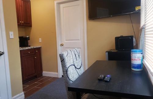 Seat Pleasant Apartment | Unit-D Private unit near downtown Washington DC and metro train station