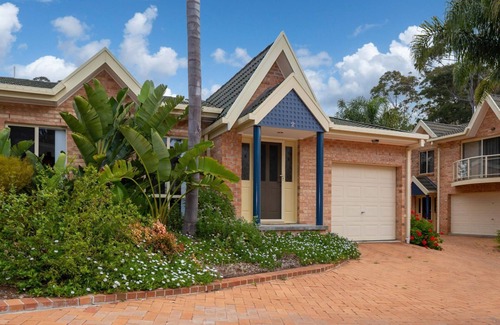 Denhams Beach Apartment | Unit Two in Denham Court- Stunning Beaches minutes away.